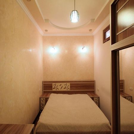 Amiryan Street 1 Bedroom Deluxe Apartment With Balcony Am104 Yerevan Luaran gambar