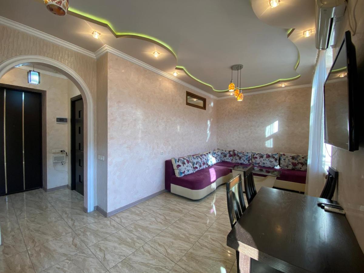 Amiryan Street 1 Bedroom Deluxe Apartment With Balcony Am104 Yerevan Luaran gambar