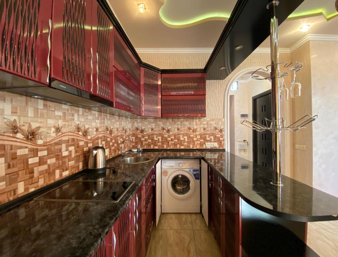 Amiryan Street 1 Bedroom Deluxe Apartment With Balcony Am104 Yerevan Luaran gambar