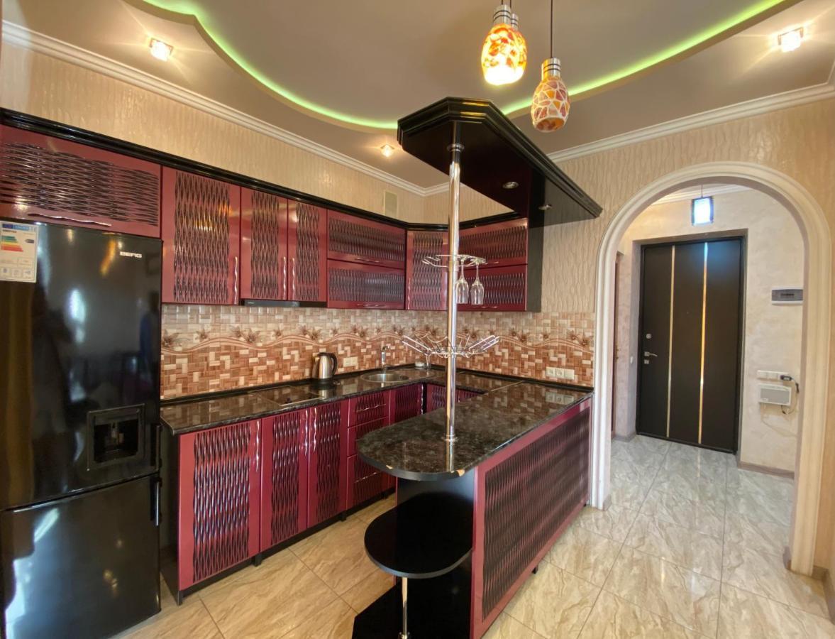 Amiryan Street 1 Bedroom Deluxe Apartment With Balcony Am104 Yerevan Luaran gambar