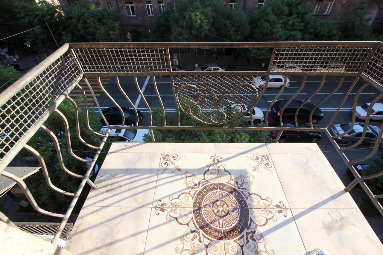 Amiryan Street 1 Bedroom Deluxe Apartment With Balcony Am104 Yerevan Luaran gambar